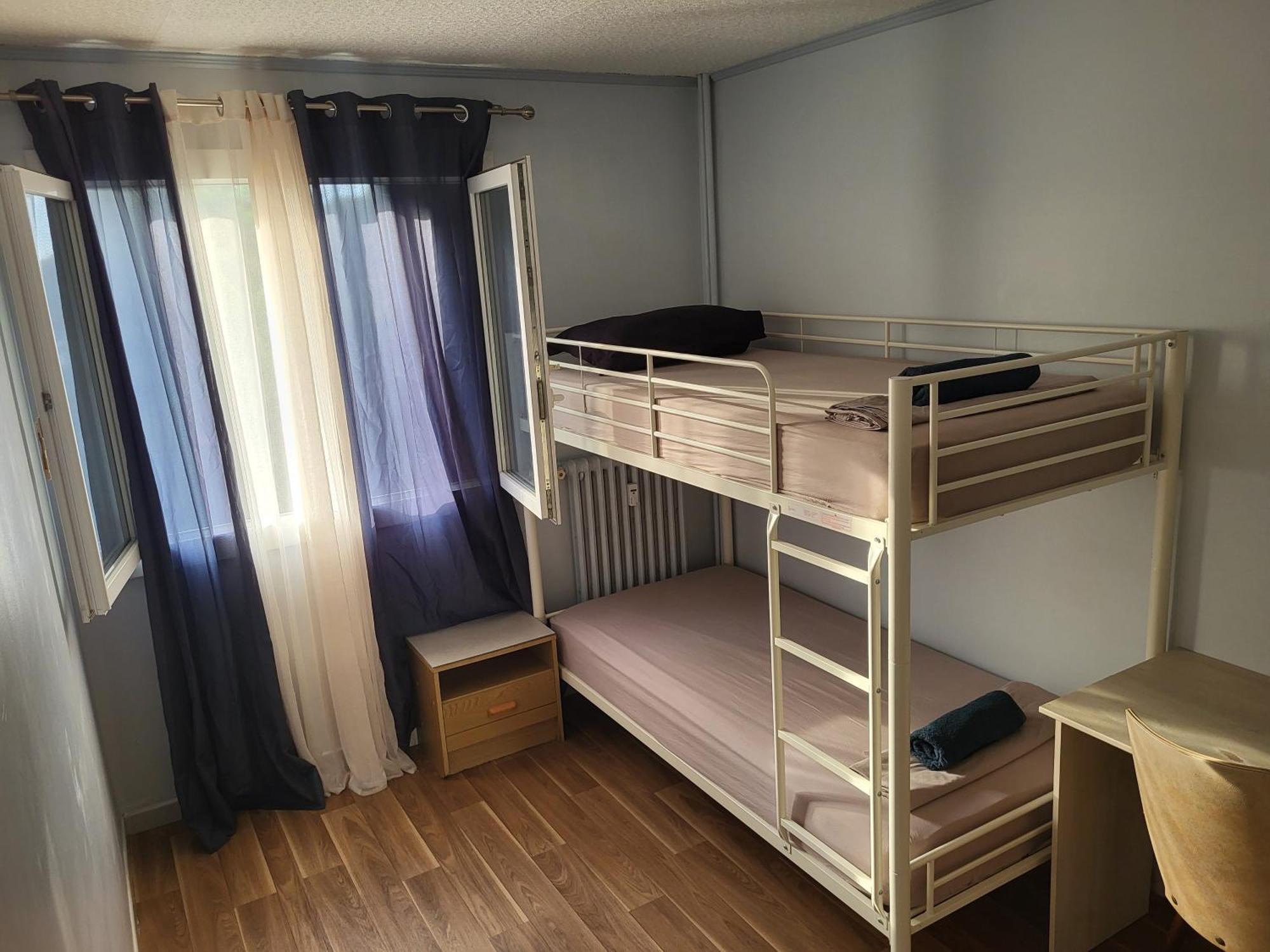 Privatunterkunft Private Room-3 In Hannana Apartment- 2 Min Walk To Tram 12 Min To Train Station 15 Min To Massena Place
